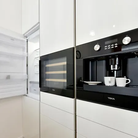 Apartment S Balkonom Trencin