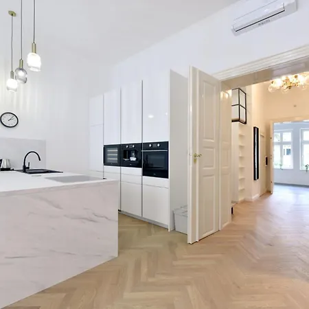 S Balkónom * Trenčín