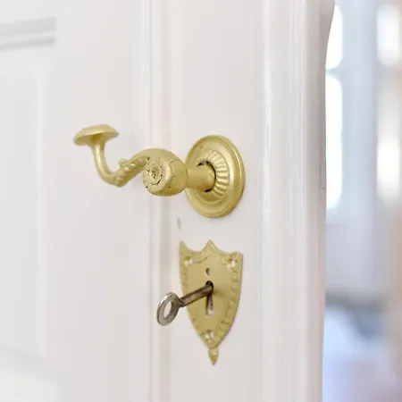 S Balkonom Apartment *