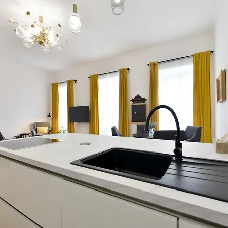 S Balkónom Trenčín