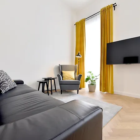 Apartment S Balkonom Trencin